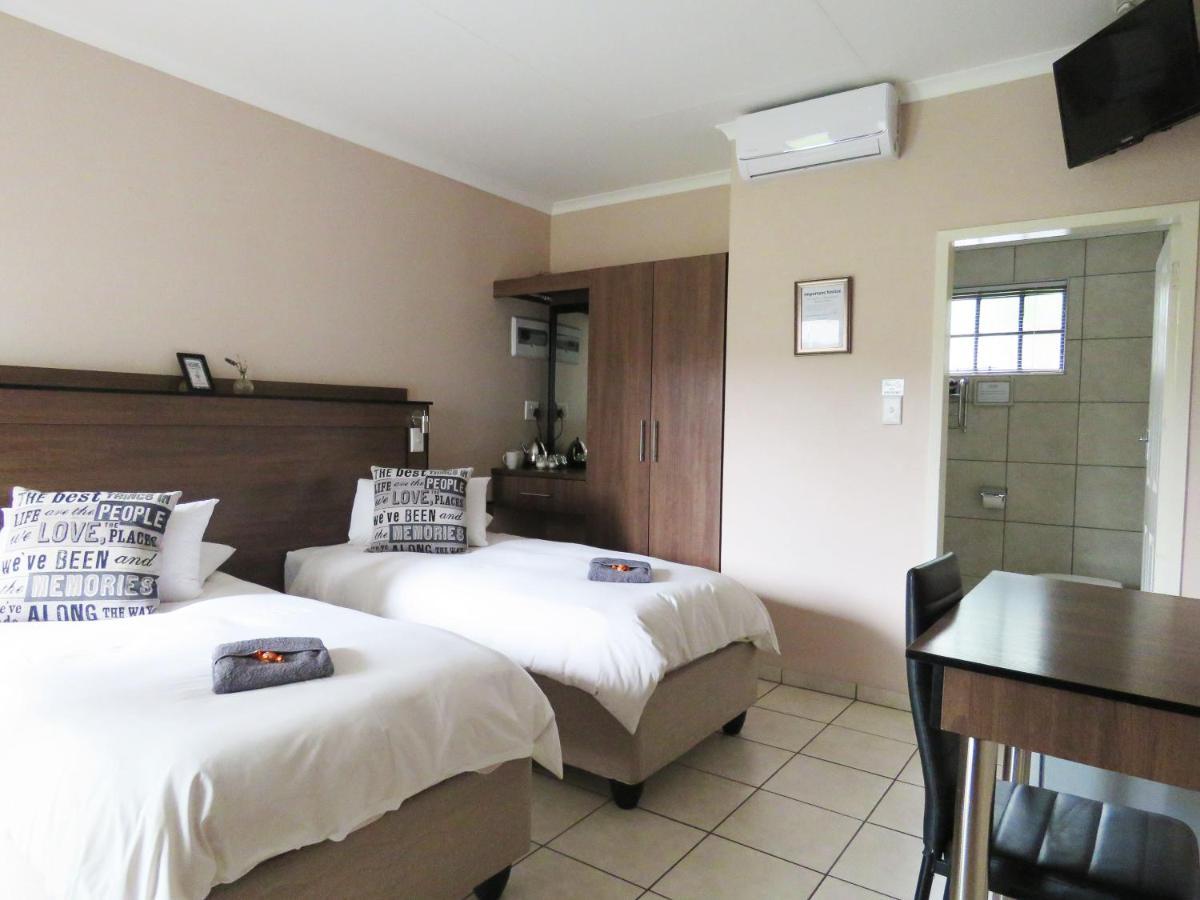 Andante Guesthouse Klerksdorp Εξωτερικό φωτογραφία