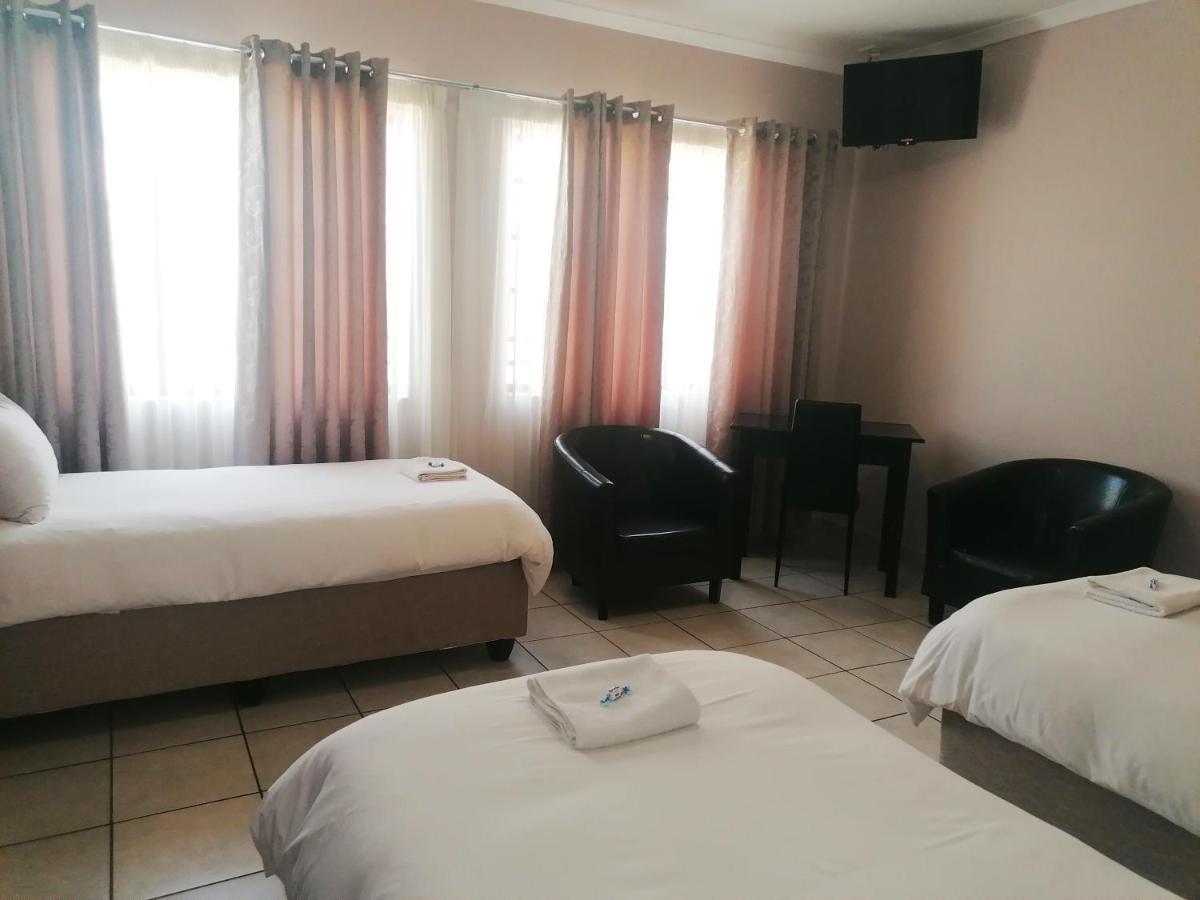 Andante Guesthouse Klerksdorp Εξωτερικό φωτογραφία