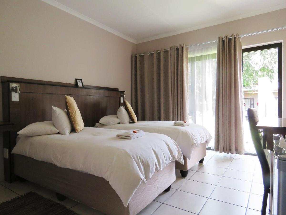 Andante Guesthouse Klerksdorp Εξωτερικό φωτογραφία